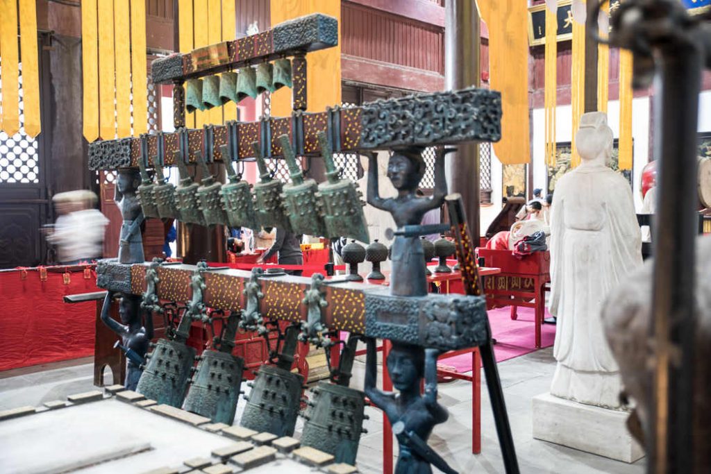 Glockenspiel in der Tempelanlange ( Alban Motsch) 