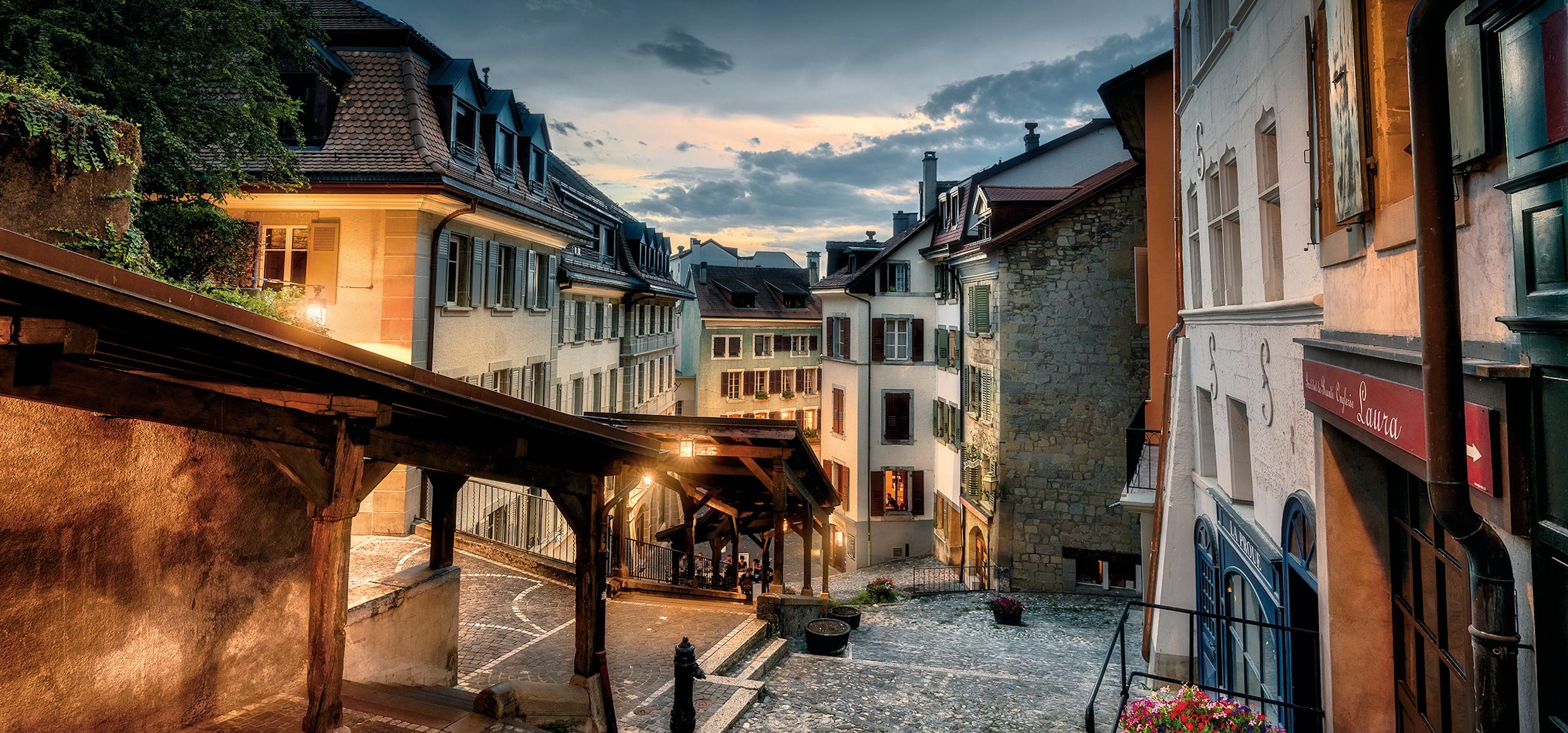 Slider 1_287_Lausanne_Escaliers du Marche_print+online_Switzerland Tourism Michael Sidofsky
