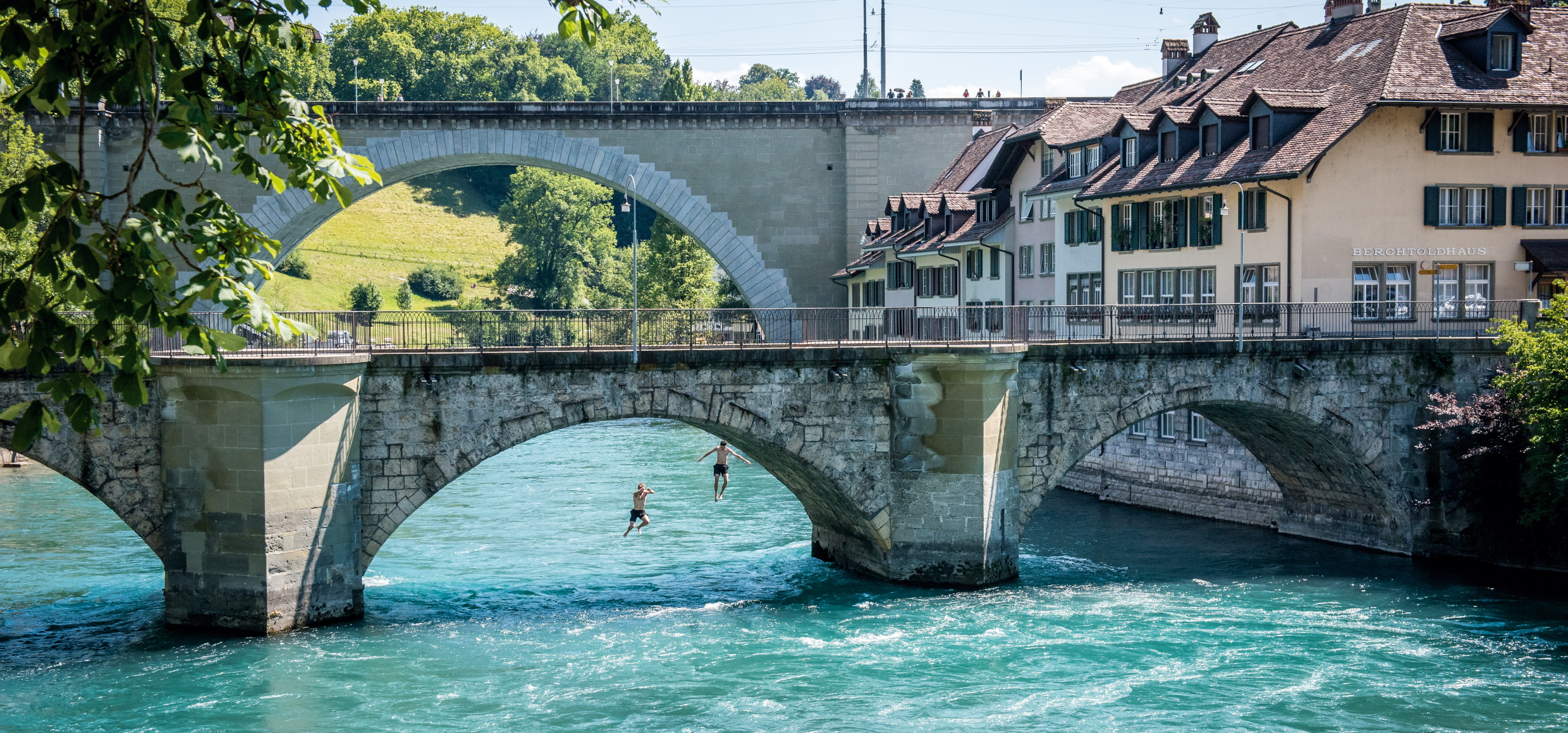 Slider 2_287_Bern_Aareschwimmen Untertor Bruecke_print+online_Switzerland Tourism