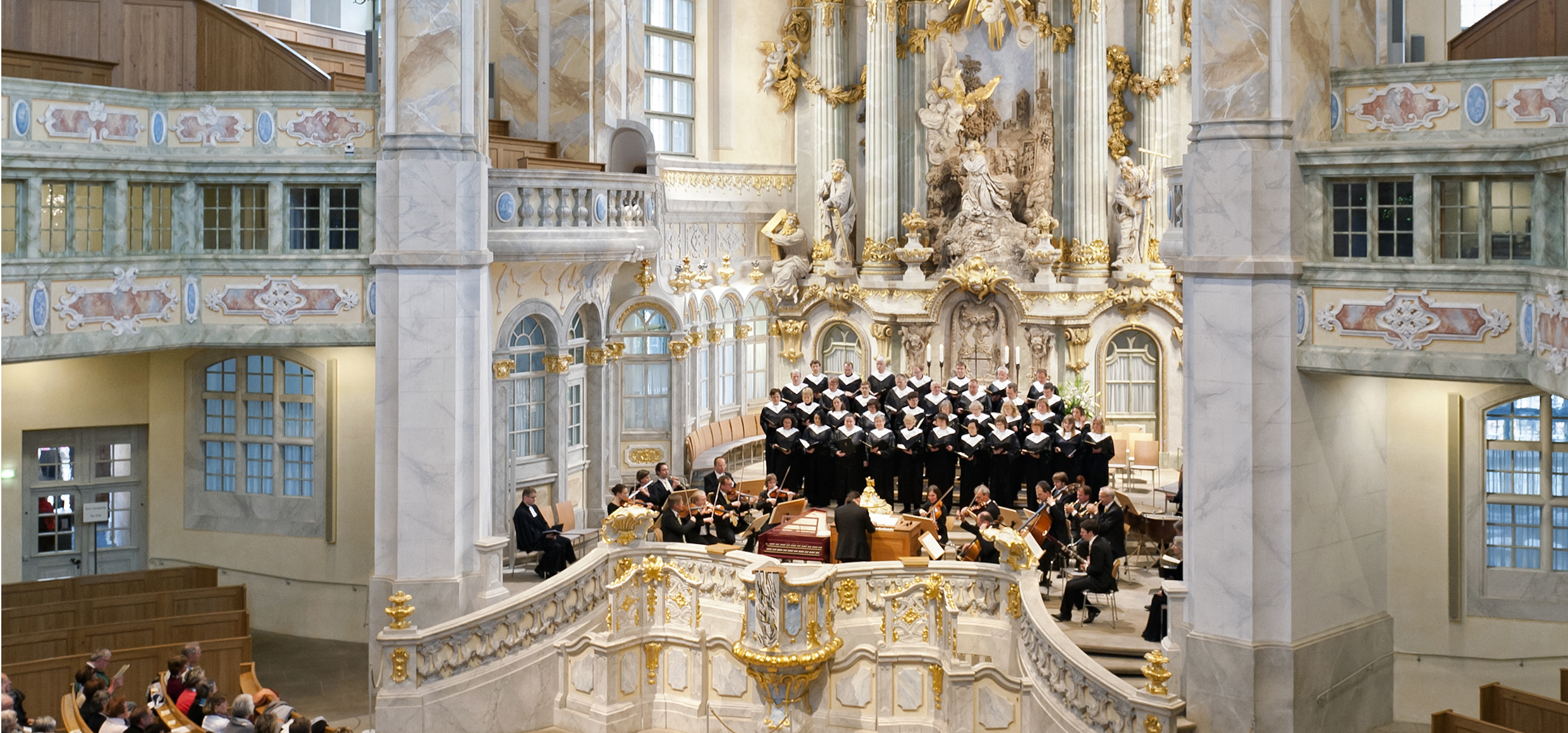 Slider 1 Frauenkirche_Dresden_Konzertatmosphaere_II_Fotografin_Susann_Hehnen