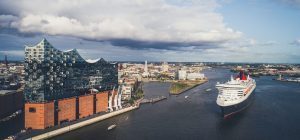 Elbphilharmonie Hamburg Queen Mary 2