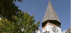 Kirche-Saanen-Gstaad-Schweiz-(c)Destination-Gstaad-Youri-Claessens-Standardlizenz_466-Poppeonly