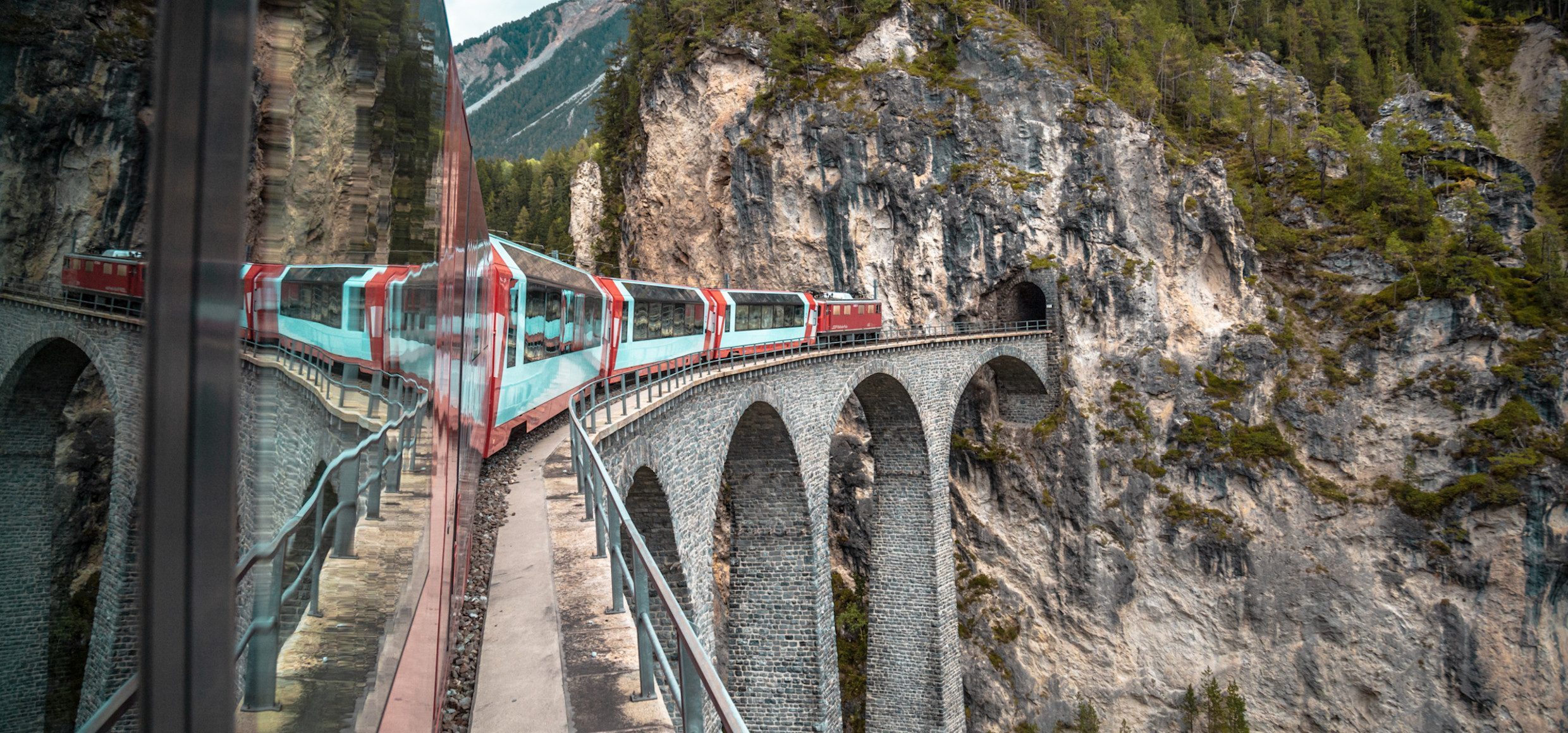 schweiz-grand-train-tour_-glacier-express-zermatt-st-moritz__05