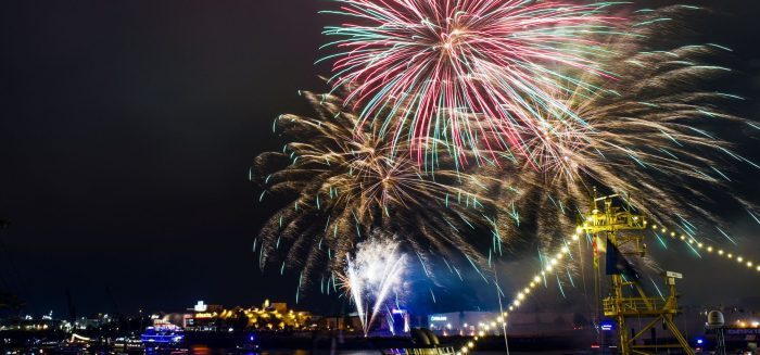 Hamburg Feuerwerk Hafen